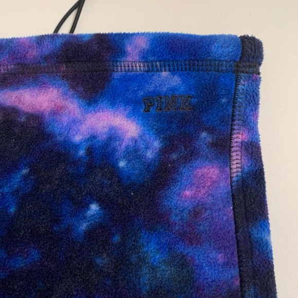 Victoria's Secret PINK Face Covering - Picture 3 of 4